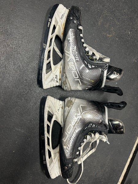 Bauer Vapor Hyperlite Hockey Skates Pro Stock 8 (Used)