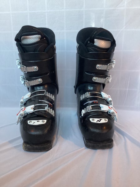Mondo 23 & 23.5 Unisex Nordica All Mountain Dobermann Ski Boots Medium Flex (Used)