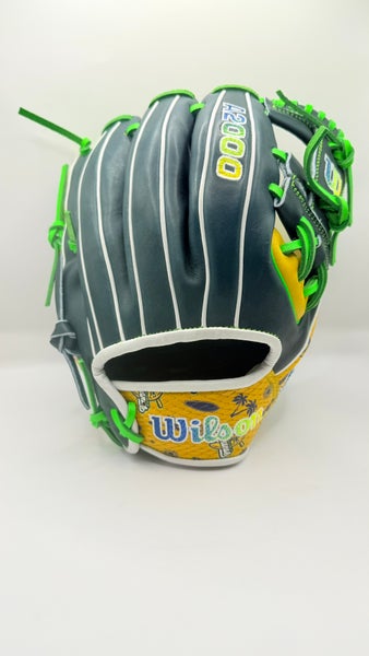 Wilson A2000 Savannah Bananas Miami RH Infield Baseball Glove 11.5" (New)