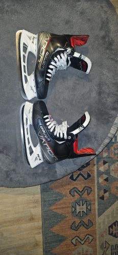 Bauer Vapor Hyperlite Hockey Skates Regular Width 8 (Used)