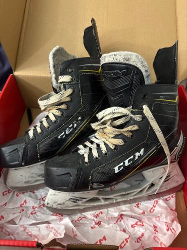 2018 CCM Tacks 9050 Hockey Skates Regular Width 8.5 (Used)