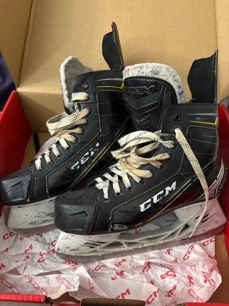 2018 CCM Tacks 9050 Hockey Skates Regular Width 8.5 (Used)