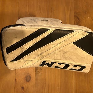 CCM Extreme Flex E5.5 Regular (Used)