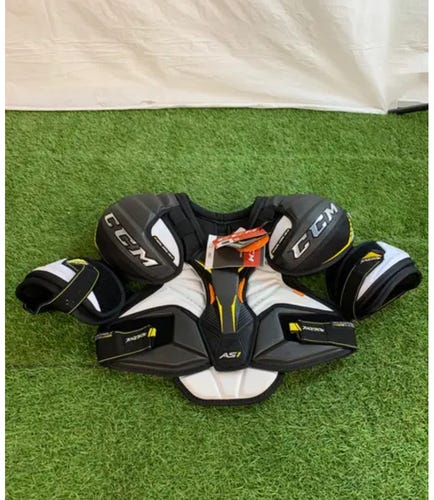 Medium Senior CCM Super Tacks AS1 Shoulder Pads (New)