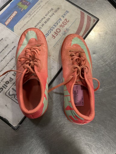 Used Nike Soccer Indoor Shoes Pink Youth 08.5 11614-S000225704