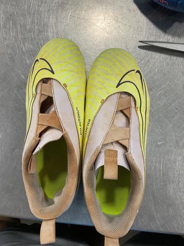 Used Nike PHANTOM GX Soccer Cleats Lime And White Junior 05.5 11614-S000225657