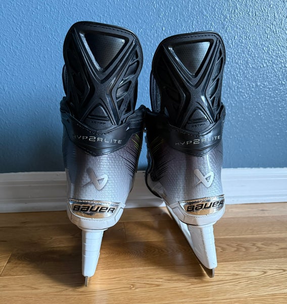 2023 Bauer Vapor Hyperlite 2 Hockey Skates Pro Stock 8.5 (Used)