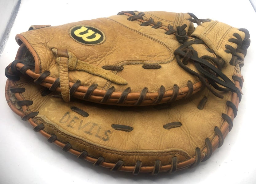 Wilson Fast Pitch A9625FP7 Catcher's Mitt Softball Glove RHT *Good*