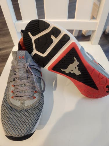 Gray Men's Size M 10.0 (W 11.0) Adult Under Armour Shoes (Used)