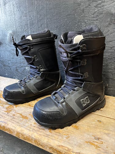 Unisex Size M 10.5 (W 11.5) DC Phase Snowboard Boots All Mountain (Used)