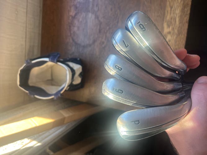 Men's Callaway XR Right Handed Iron Set Stiff Flex #6-9, PW Steel Shaft (Used)