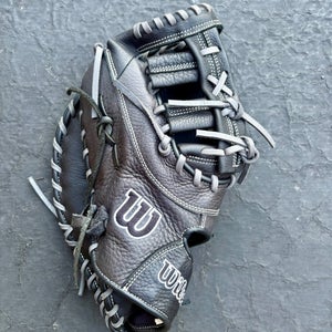 2022 Wilson A1000 LH First Base Baseball Glove 12.5" (Used)