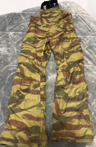 Camouflage Men's Adult Medium Burton Ski Pants (Used)