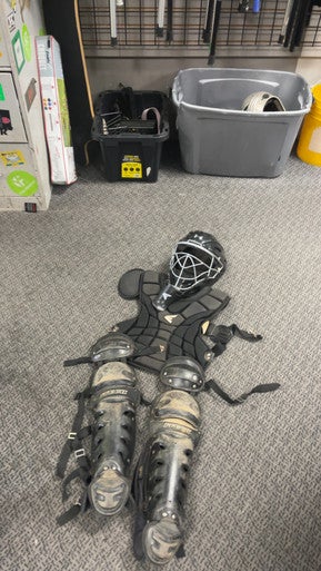 Used CATCHERS SET Catchers Helmet w/Mask None One Size 11793-S000258861