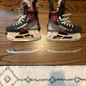 2024 Bauer Vapor X5 Pro Hockey Skates Regular Width Size 1.5 (Used)