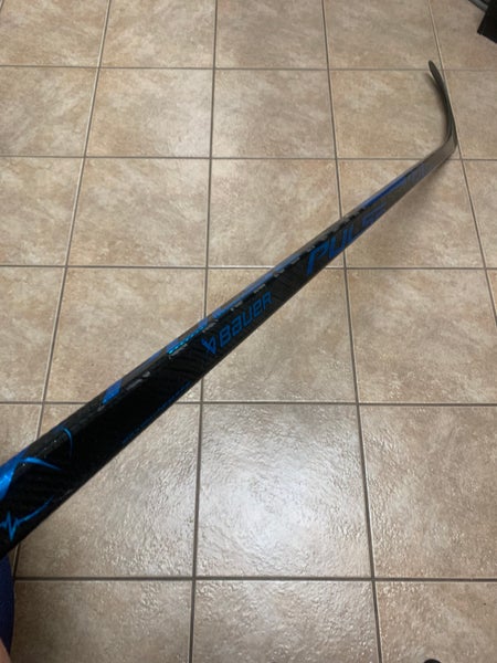 Senior Bauer Pulse Right Handed Hockey Stick P92 70 Flex Pro Stock (New)