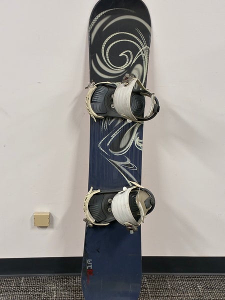 Women's Salomon U.T. Maiden Snowboard 155cm (Used)