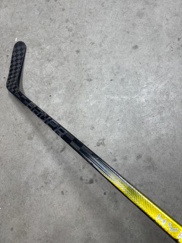 70 Flex P90TM Senior Bauer Vapor Hyperlite 2 Right Hand Hockey Stick Pro Stock NHL (Used)