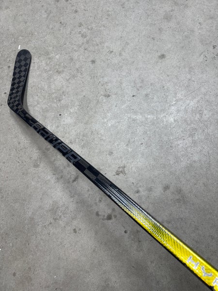 70 Flex P90TM Senior Bauer Vapor Hyperlite 2 Right Hand Hockey Stick Pro Stock NHL (Used)