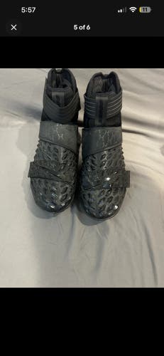 Men's Size M 13.5 (W 14.5) Nike Jordan Force Savage Elite 2 (New)