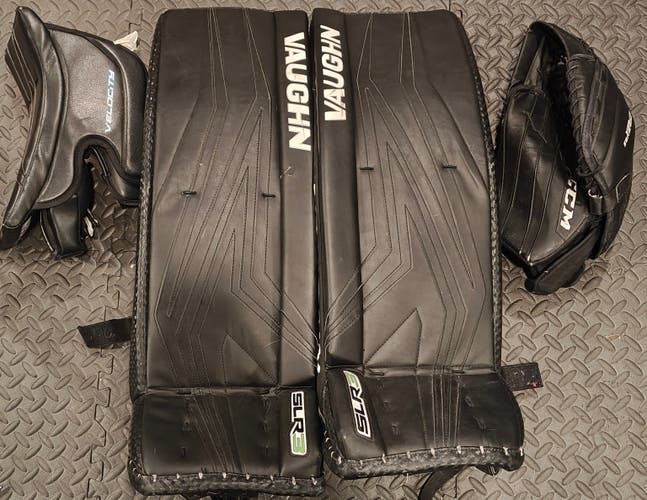 BLACK - FULL SET - Vaughn SLR3 30+2 Pads + Vaughn Velocity INT Blocker + CCM EFlex JR Glove