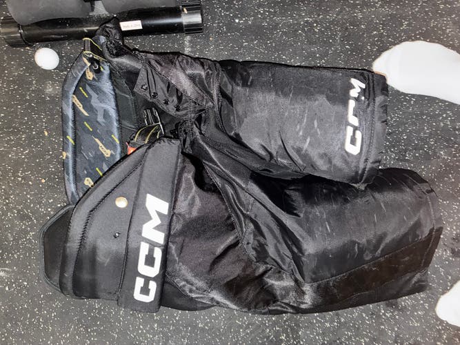 Men's Senior Large CCM Tacks AS 580 Hockey Pants (Used)