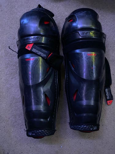 Intermediate Bauer Vapor 3X Pro 14" Shin Pads (Used)