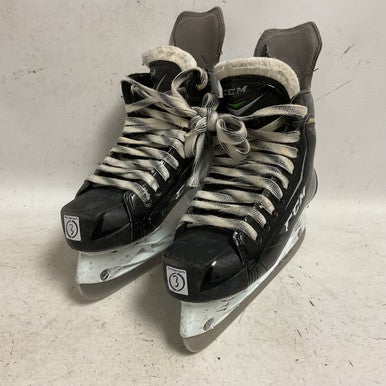 Used CCM RIBCOR 66K Junior Hockey Skate Junior 03 11855-S000195038
