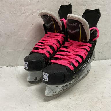 Used CCM TACKS 9060 Intermediate Hockey Skate Intermediate 5.0 11855-S000194958