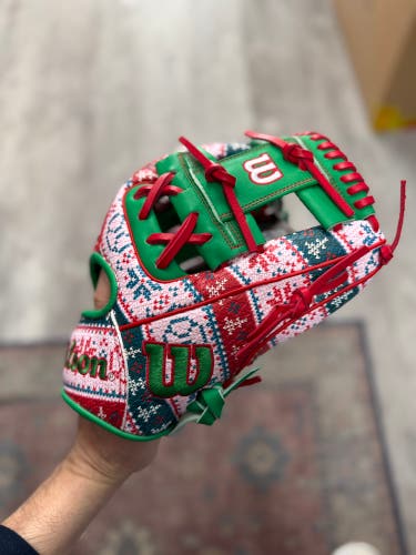 Dec '25 Wilson A2000 GOTM - Christmas Baseball Glove 11.75" (New)