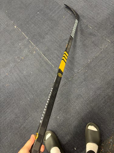 Senior Warrior Novium Pro Right Handed Hockey Stick P28 70 Flex (New)