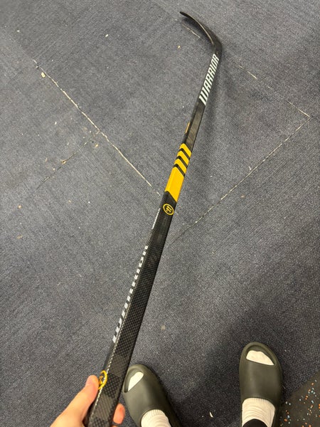 Senior Warrior Novium Pro Right Handed Hockey Stick P28 70 Flex (New)