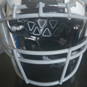 Youth Extra Large Schutt Vengeance A11 Helmet (Used)