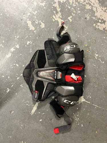 Large/Extra Large Senior CCM JetSpeed FT1 Shoulder Pads (Used)