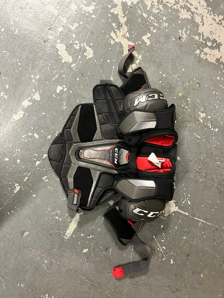 Large/Extra Large Senior CCM JetSpeed FT1 Shoulder Pads (Used)