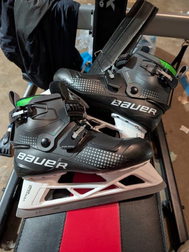 Bauer Konekt Hockey Goalie Skates 8 (Used)
