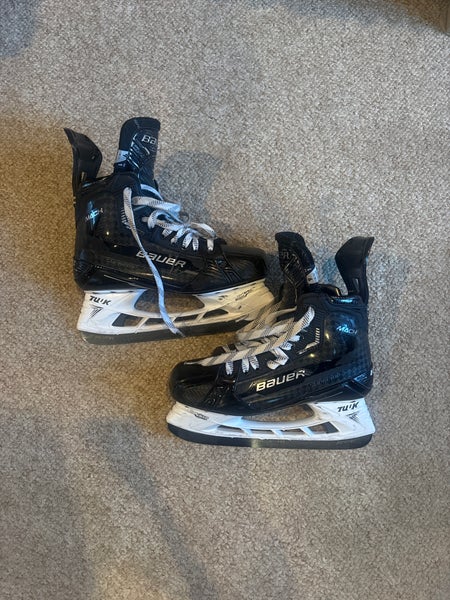 2022 Bauer Supreme Mach Hockey Skates Fit 1 Size 9 (Used)