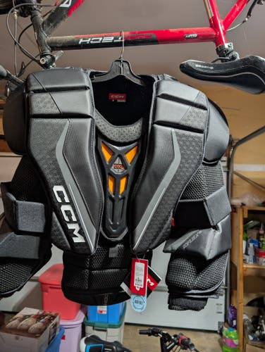 NEW XL CCM EFlex 6 Blackout Chest Protector