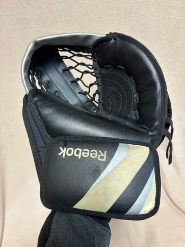 Reebok Street Hockey Goalie glove Regular (Used)