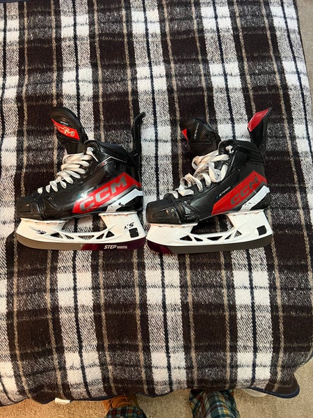 CCM JetSpeed FT6 Hockey Skates Wide Width 6.5 (Used)