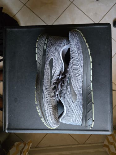 Brooks Men's Size 13.0 (W 14.0) Revel 3 Running Shoes (Used)