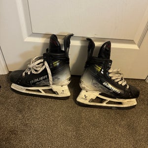 2024 Bauer Vapor Hyperlite 2 Hockey Skates Size 6.5 (Used)