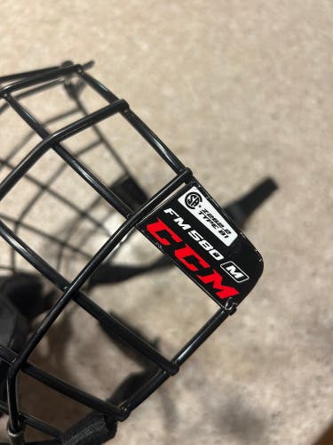 Medium CCM FM580 Full Cage (Used)