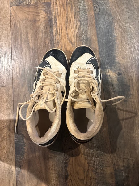 White Men's Size M 10.5 (W 11.5) Nike Metal (Used)