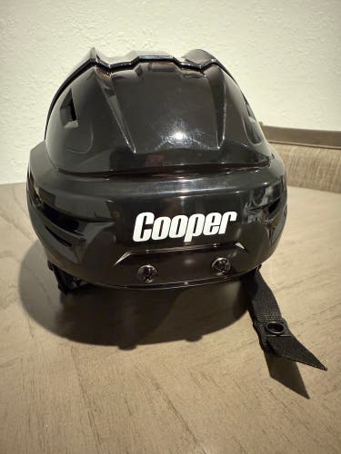 Medium Bauer Re-Akt Helmet (Used)