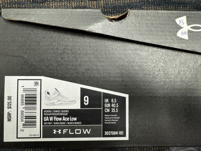 UA Women’s Flow Ace Low VB Court Shoe