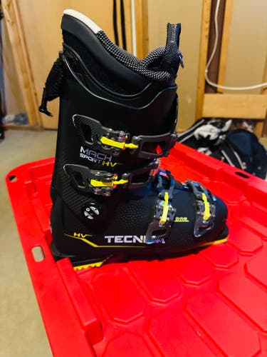 27.5 Men's Tecnica All Mountain Mach Sport HV ski Boots Medium Flex