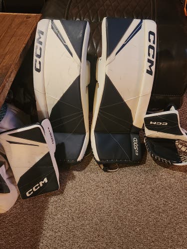 31" CCM Axis 2.9 Regular Goalie Full Set (Used)