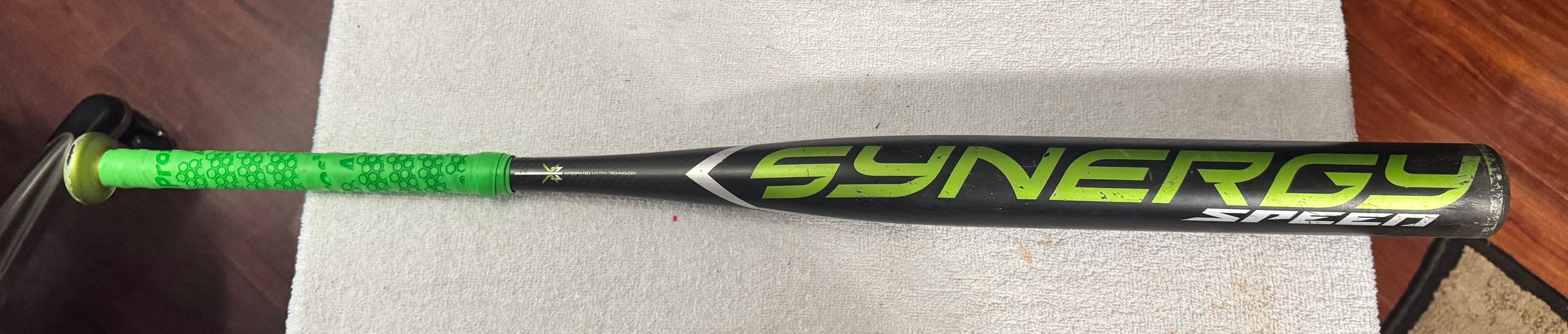 Easton Synergy Speed Bat (-4) 30 oz 34" (Used)
