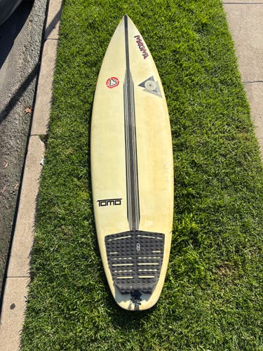 Shortboard 6' 2" Surfboard (Used)